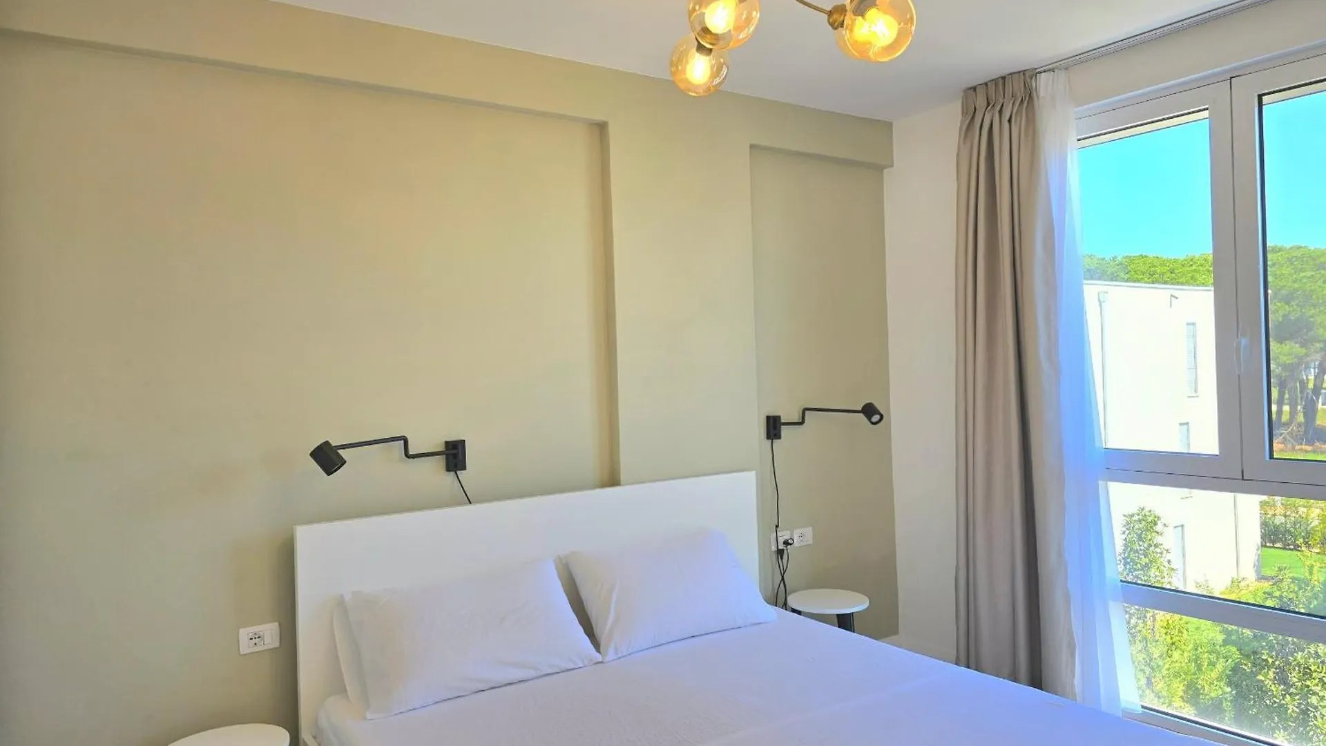 Sunny Beach Apartments - 295 Durrës