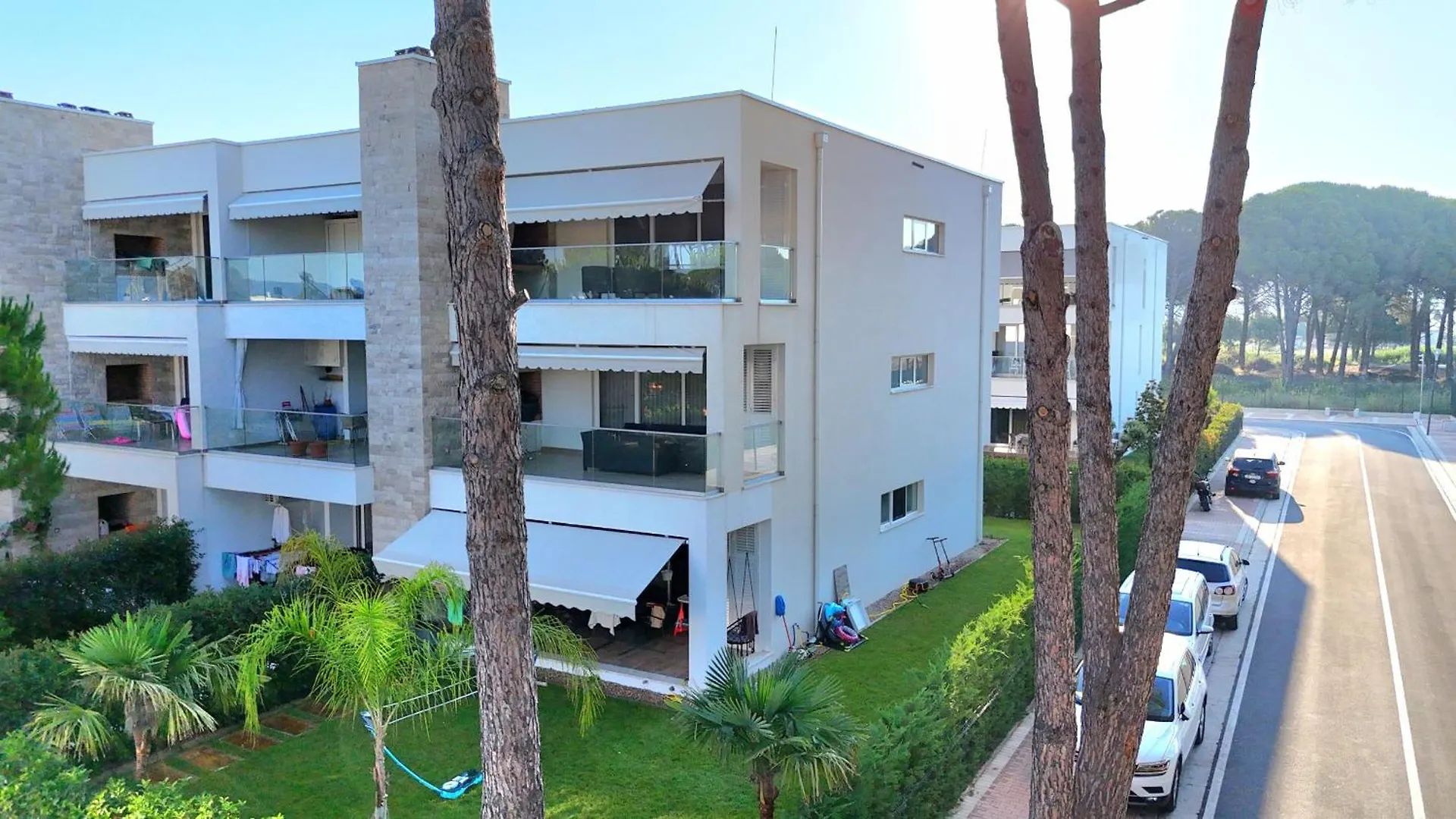 Sunny Beach Apartments - 295 Durrës