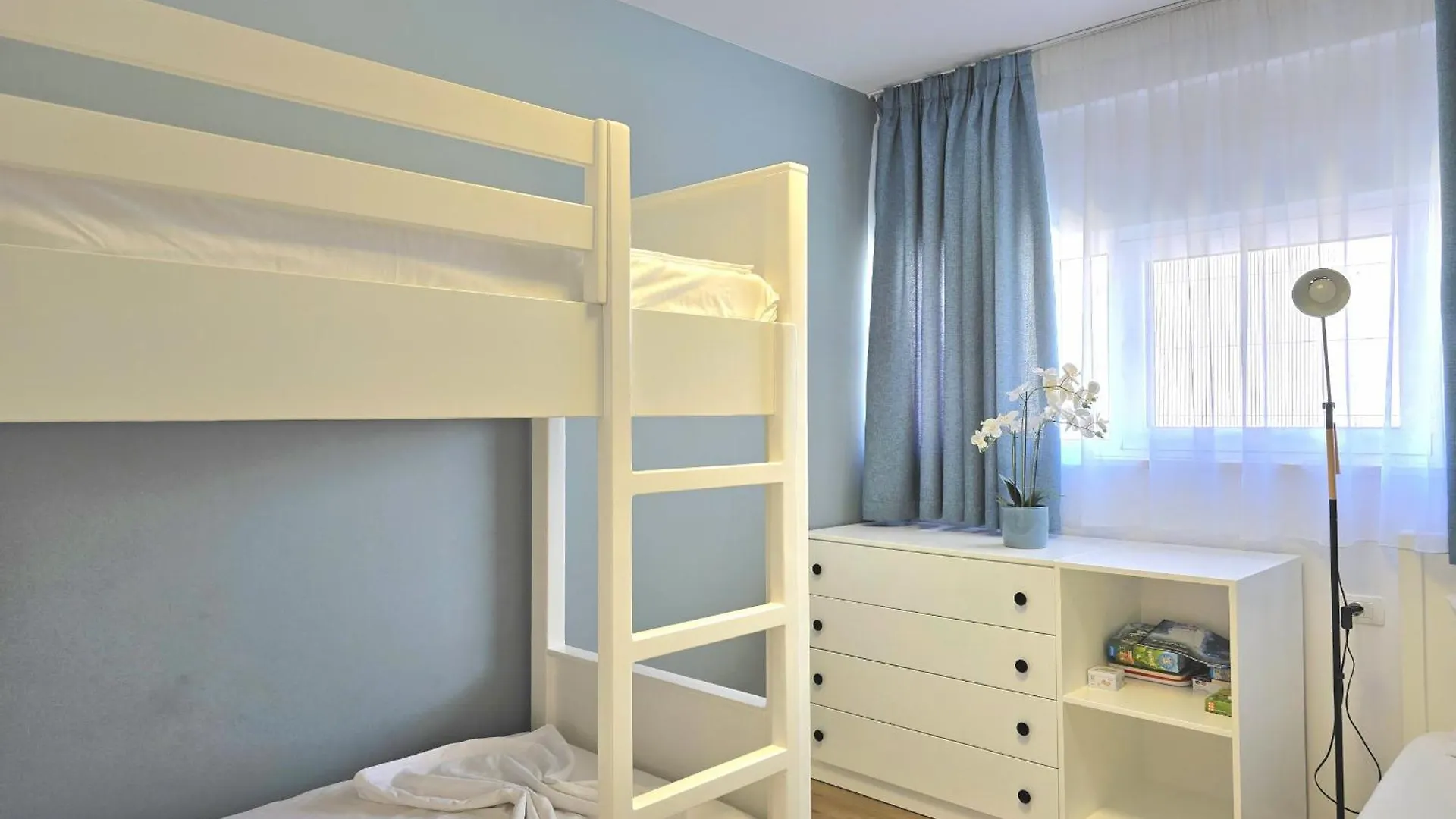 Sunny Beach Apartments - 295 Durrës