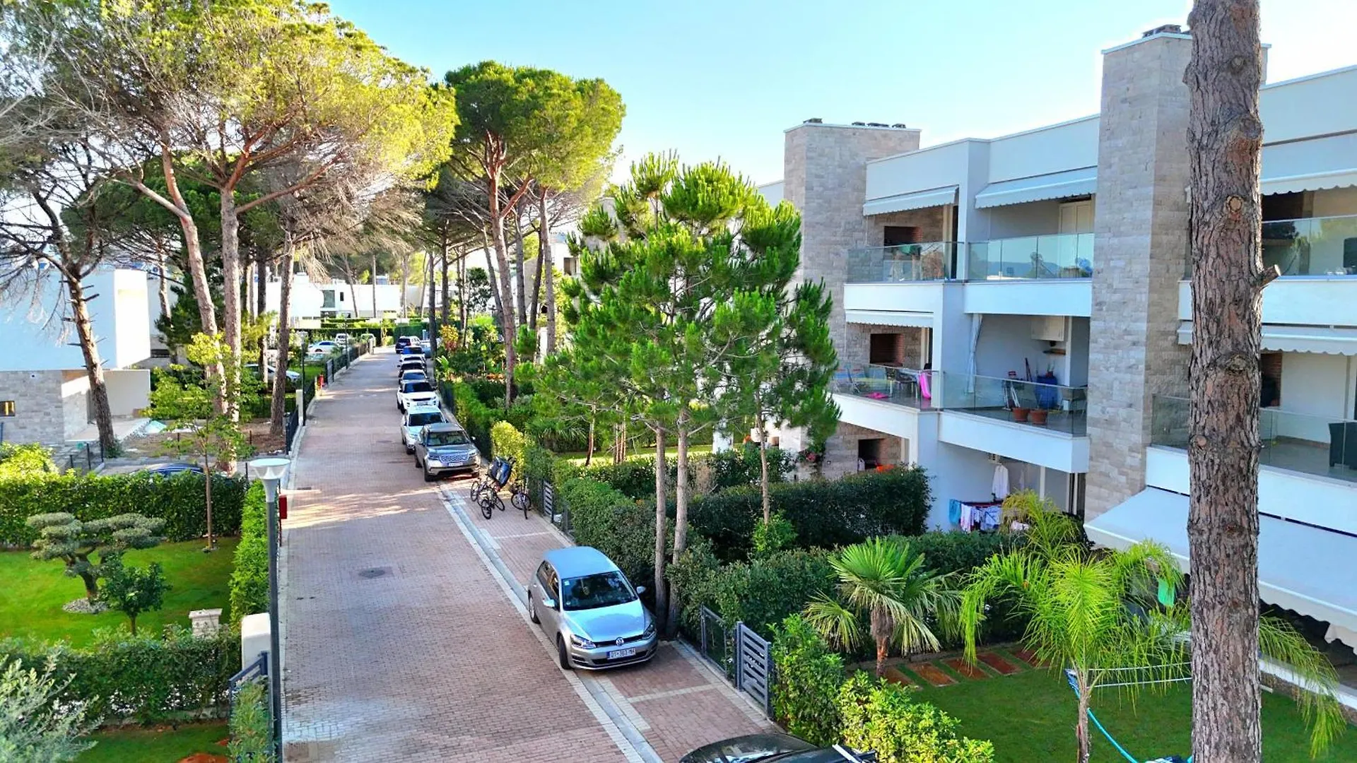 Sunny Beach Apartments - 295 Durrës